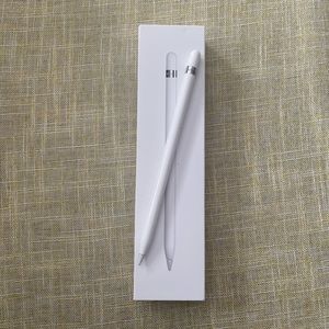 Apple Pencil in pristine condition. Price is firm. Extra tip & charger included